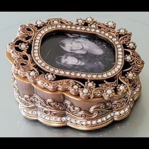 EDGAR BEREBI limited edition trinket box